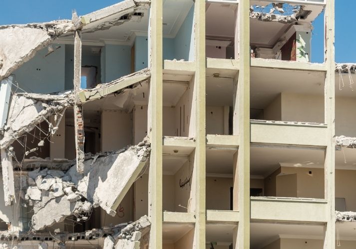 Phá dỡ công trình san trả mặt bằng