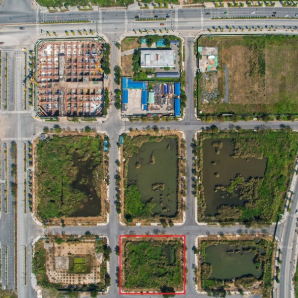 Lô đất 3-9 mà Công ty Bình Minh trúng đấu giá, nhìn từ trên cao, tháng 1/2022. Ảnh: Vnexpress